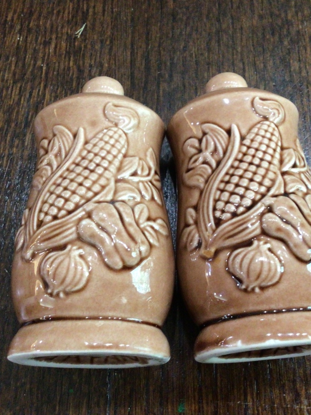 Vintage embossed corn on the cob and cornstalk, salt and pepper shakers